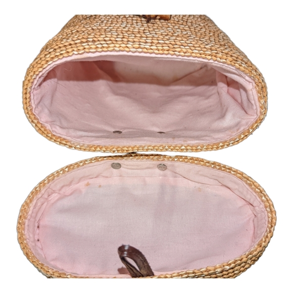 Straw Bucket Purse - Picture 3 of 3